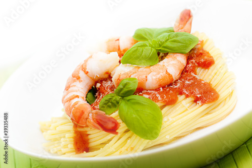 Fototapeta do kuchni Spaghetti mit Riesengarnelen