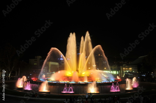 Plakat na papierze fotorealistycznym Fontanna montjuic barcelona