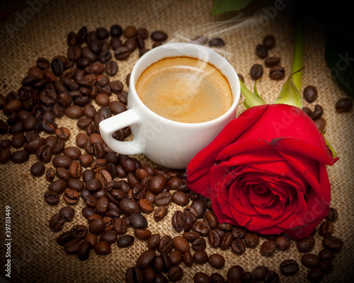 Naklejka na szybę Wonderful cup of hot coffee and red rose