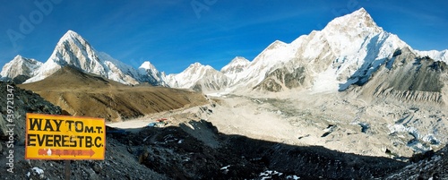 Naklejka samoprzylepna Everest i nuptse z kala patthar