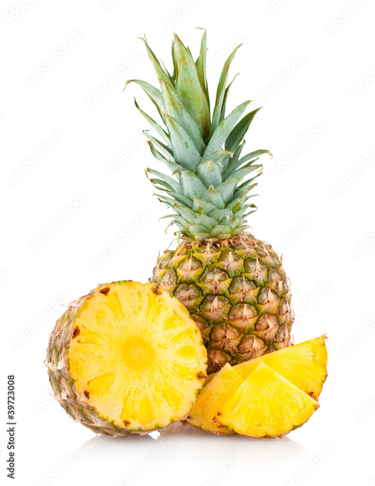pineapple with slices - obrazy, fototapety, plakaty 