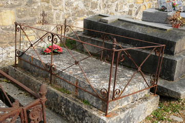 Val d Oise, old tomb in Courdimanche cemetery