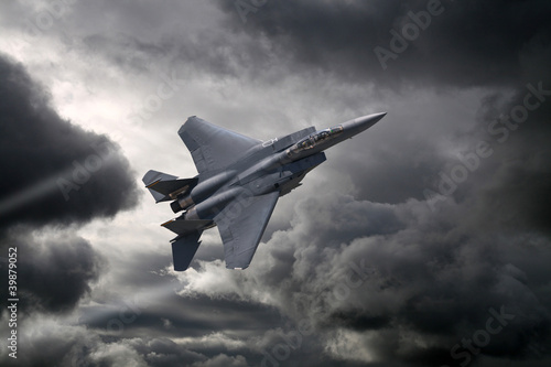 Board z aluminiowym obramowaniem F-15 orzeł latania przez burzę