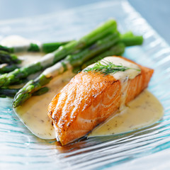 Wall Mural - Salmon fillet with asparagus and yellow sauce