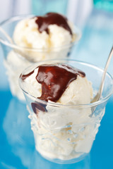 Poster - vanilla ice cream with chocolate