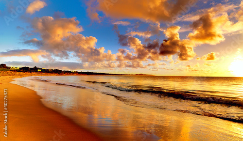 Foto Rollo Basic - beautiful sunset on the  beach (von Yahya Idiz)