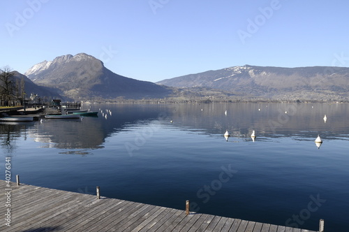 Tapeta ścienna Annecy jezioro, góry i odbicie w wodzie