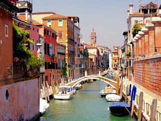 Sticker - Small quaint canal in historic Venice