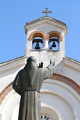 pietrelcina - chiesa della sacra famiglia - statua padre pio