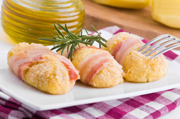 Savoy cabbage and potato croquettes.Crocchette di verza e patate