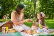 © Martinan - Picnic - mother with children