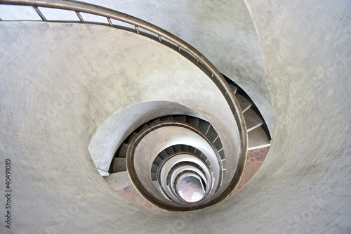 Board z aluminiowym obramowaniem Spiralne schody