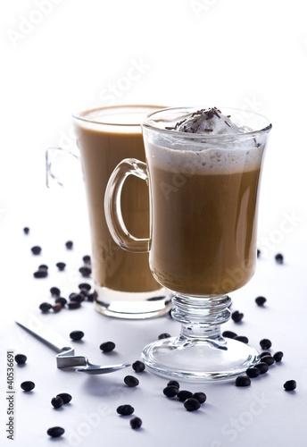 Fototapeta do kuchni Kawa z mlekiem i kawa z bitą śmietaną