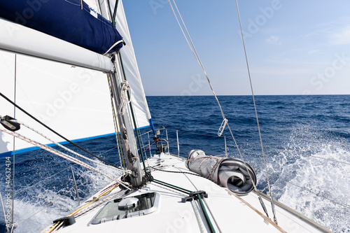 Fototapeta na wymiar Speed sailing yacht in the sea