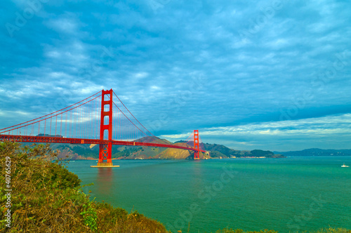 Obraz na płótnie canvas czteroczęściowy "tetraptyk" Most Golden Gate w punkcie fort