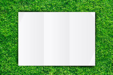 Aufkleber - White Crumpled paper on Grass background