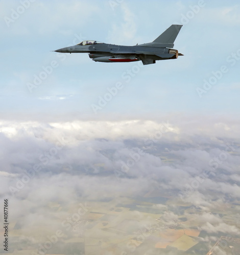 Plakat na papierze fotorealistycznym Jetfighter w locie