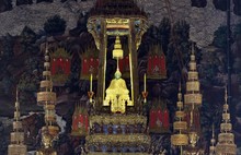 Wat Phra Kaeo Emerald Buddha Statue, Bangkok