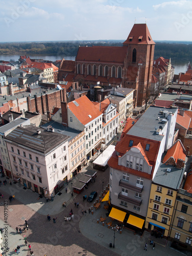 Board z aluminiowym obramowaniem Stare miasto Torunia, Polska, z góry