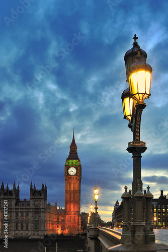 Obraz na płótnie canvas London bridge big ben londyn uk
