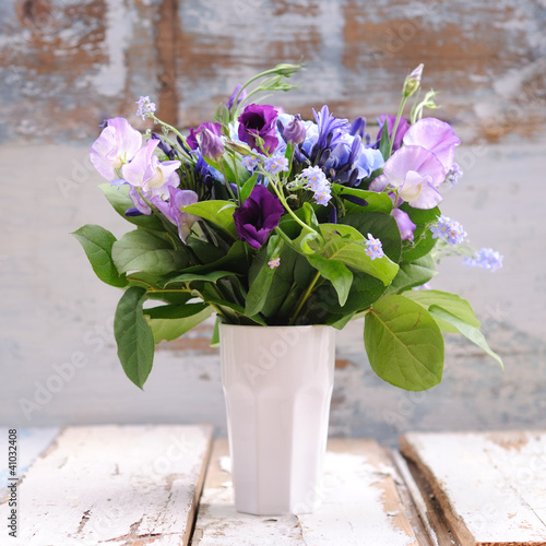 Bouquet De Fleurs Bleues Carré Buy This Stock Photo And