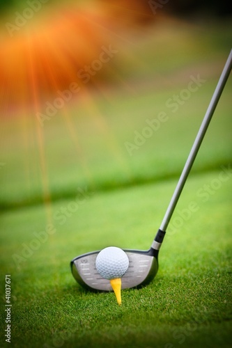 Fotografía Macro shot of a golf club ready to drive the ball