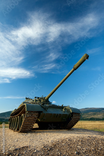 Plakat na papierze fotorealistycznym Wystawił czołg t-55