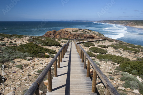 Naklejka samoprzylepna Przylądek przylegający do plaży Bordeira, Portugalia