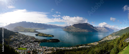 Board z aluminiowym obramowaniem Pasmo górskie i jezioro Wakatipu
