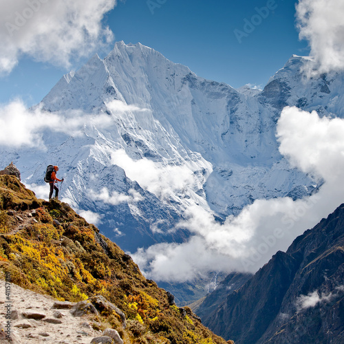 Obraz w ramie Hiking in Himalaya mountains