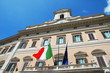 Palazzo Montecitorio con bandiera: Camera dei Deputati, Roma