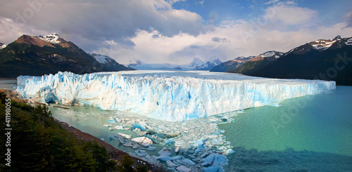 Board z aluminiowym obramowaniem Perito Moreno panorama lodowiec w Patagonii, Ameryka Południowa