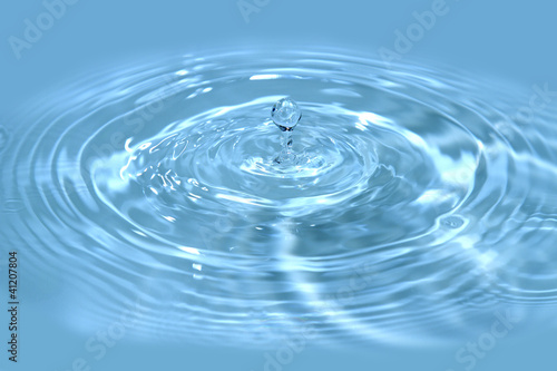  Fototapeta woda   spadajaca-kropla-wody