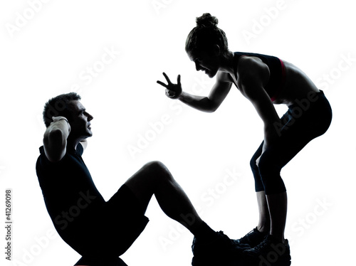 Plakat na papierze fotorealistycznym Jedna para kobieta mężczyzna wykonując trening fitness