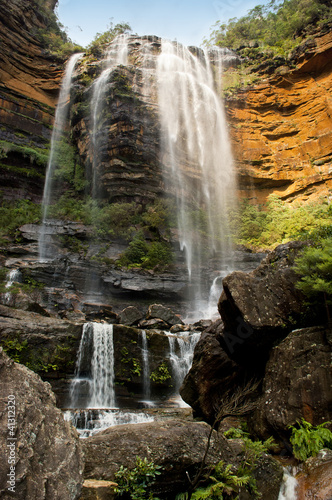 Obraz na płótnie canvas Falls Falls, niebieskie góry