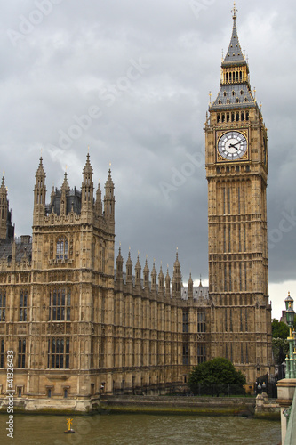 Obraz na płótnie canvas dwuczęściowy "dyptyk" Słynna wieża big ben w Londynie.