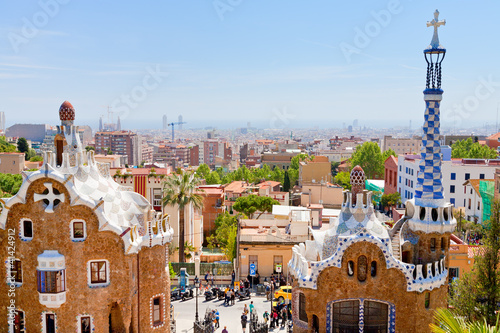 Board z aluminiowym obramowaniem Panorama miasta Barcelona z parku guell