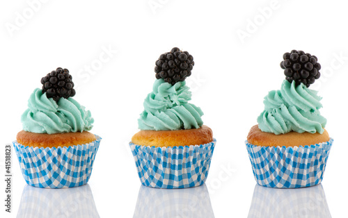 Naklejka na szybę Cupcake in blue and green with fruit