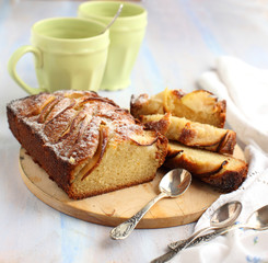 Sticker - Apple-topped loaf cake