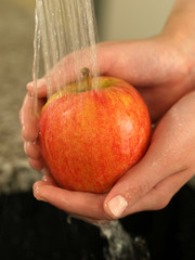 Canvas Print - Washing apple