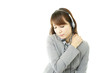 © sunabesyou - 肩こりに悩むオペレーター