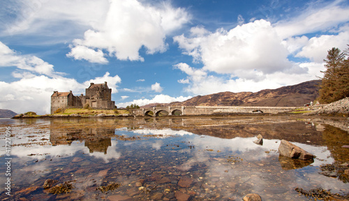Obraz na płótnie canvas trzyczęściowy "tryptyk" Panorama zamku Eilean donan