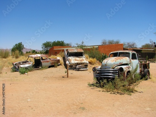  Plakaty stare samochody   stare-samochodowe-wraki