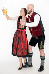 Pärchen in Tracht