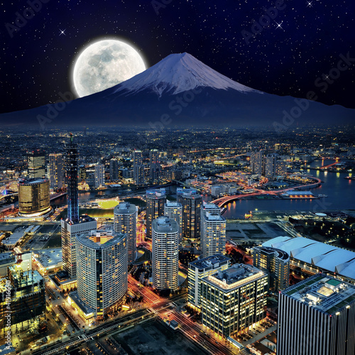 Board z aluminiowym obramowaniem Surrealistyczny widok miasta Yokohama i mt. 