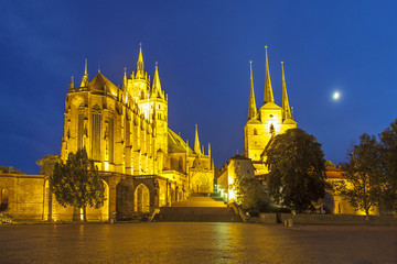 erfurt cathedral in the evening