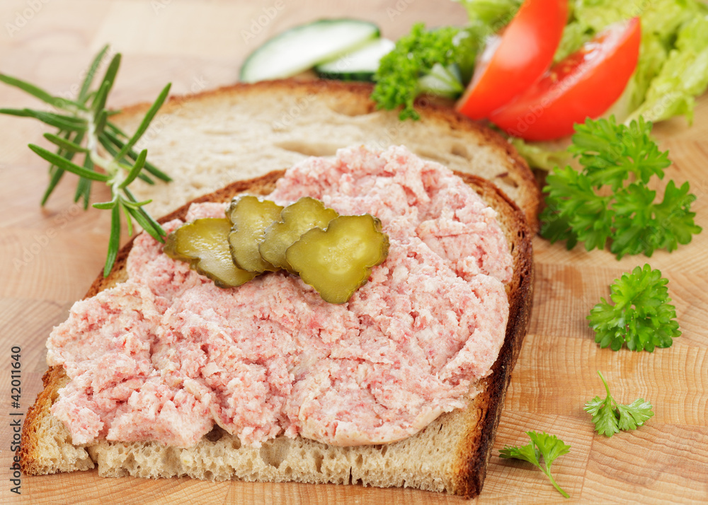 Ab Wann Brot Mit Leberwurst Für Baby Stock-Foto „Brot mit Pfälzer Leberwurst“ | Adobe Stock