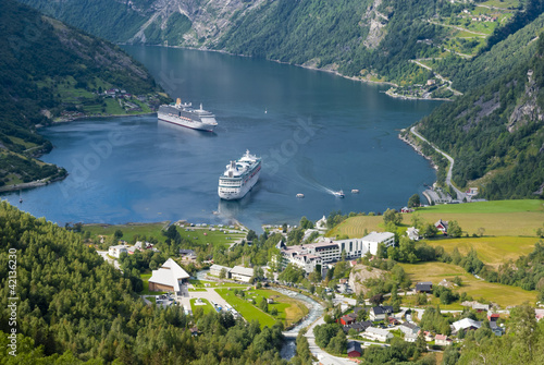 Obraz na płótnie canvas trzyczęściowy "tryptyk" Geiranger fiord, norwegia