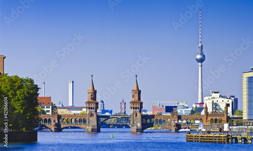 Obraz na płótnie canvas czteroczęściowy "tetraptyk" Panorama z oberbaumbruecke w Berlinie