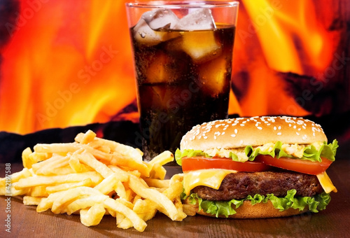 Board z aluminiowym obramowaniem Hamburger z frytkami